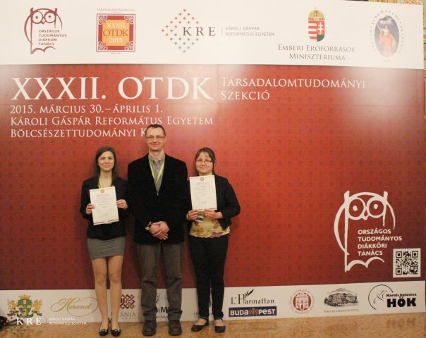 OTDK fal előtt készült képek